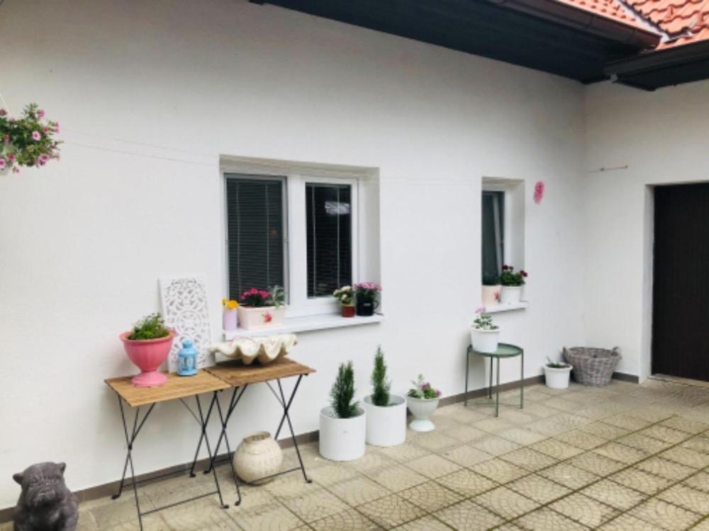 Domek Mezi Domky Napajedla المظهر الخارجي الصورة